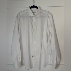 Calvin Klein Men's Crisp White Dress Shirt in excellent condition